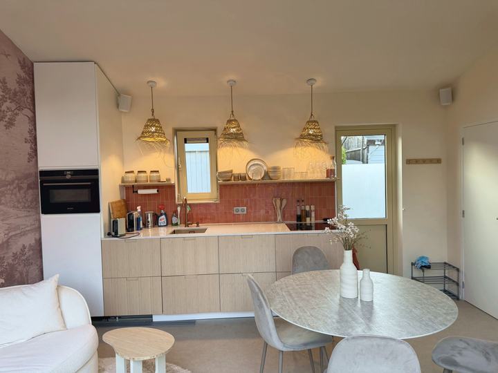 Keuken met terracotta tegels